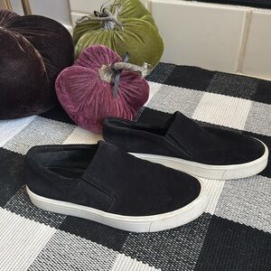 Vince Women’s Black Suede Leather Sneakers Sz 6
